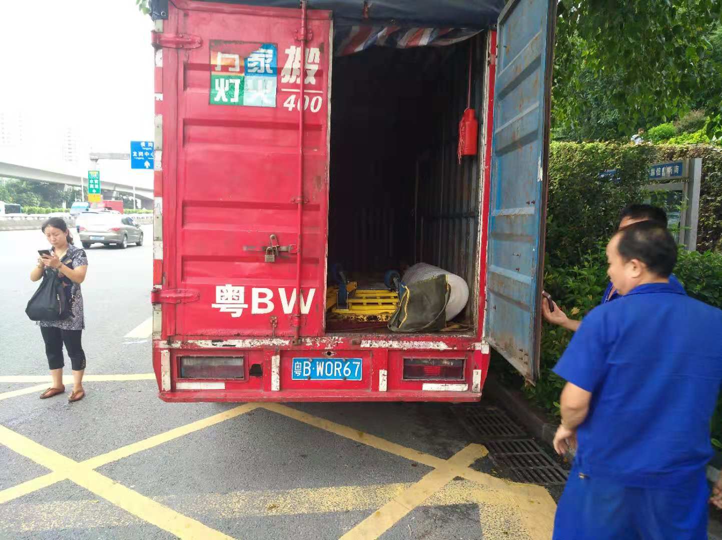 深圳搬家公司電話，萬家燈火搬家歡迎你！